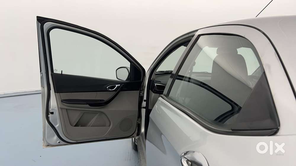 Tata Tiago Xz, 2016, Petrol