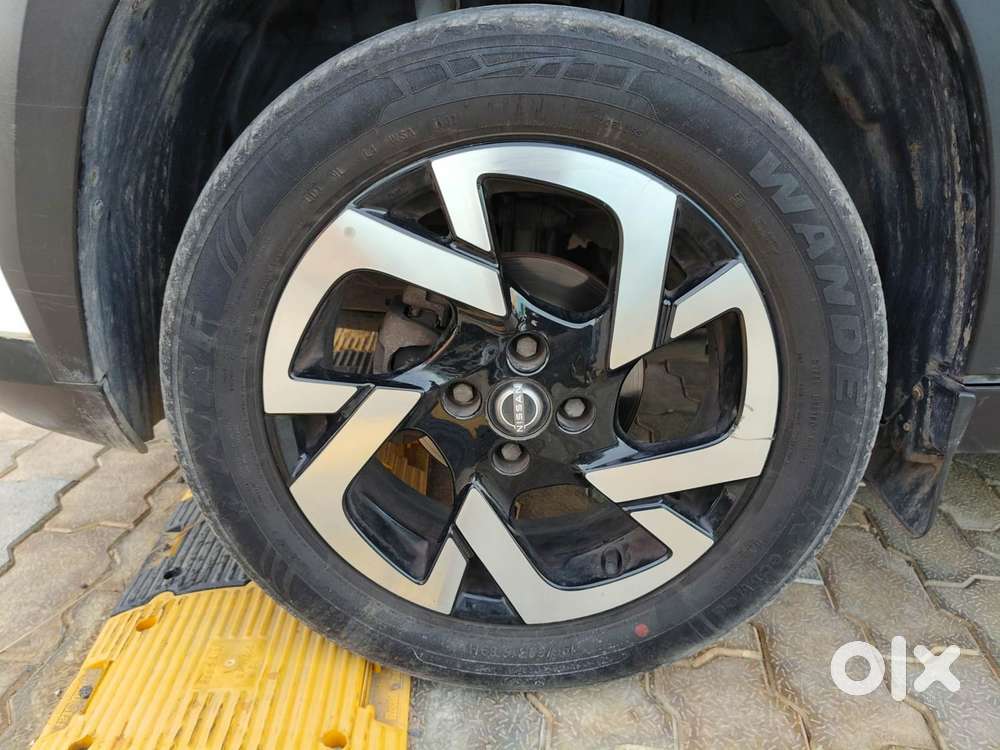 Nissan Magnite 1.0 Xv, 2022, Petrol