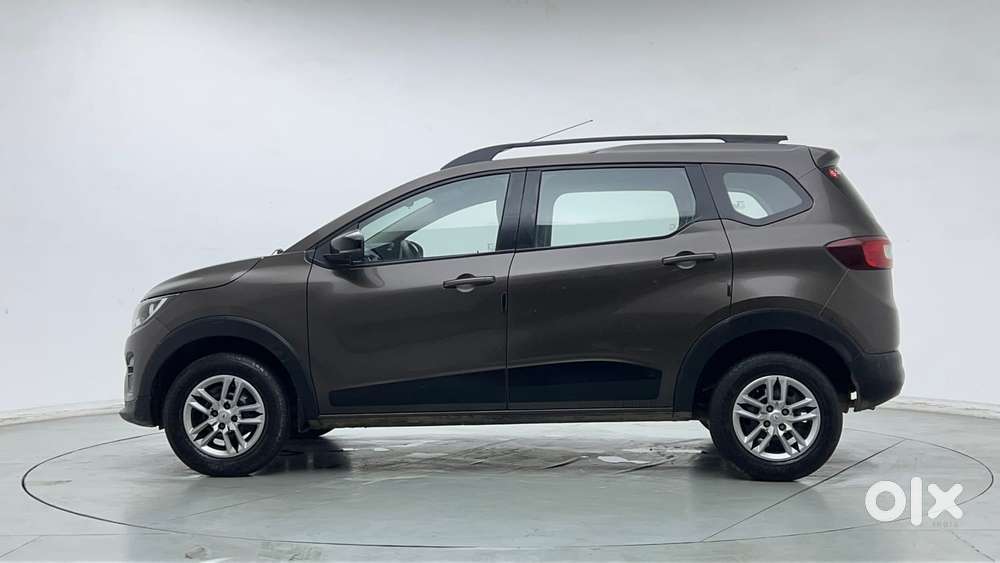 Renault Triber Rxt, 2023, Petrol