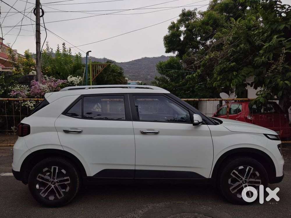 Hyundai Venue Sx (o) Mt 1.5 Diesel, 2023, Diesel