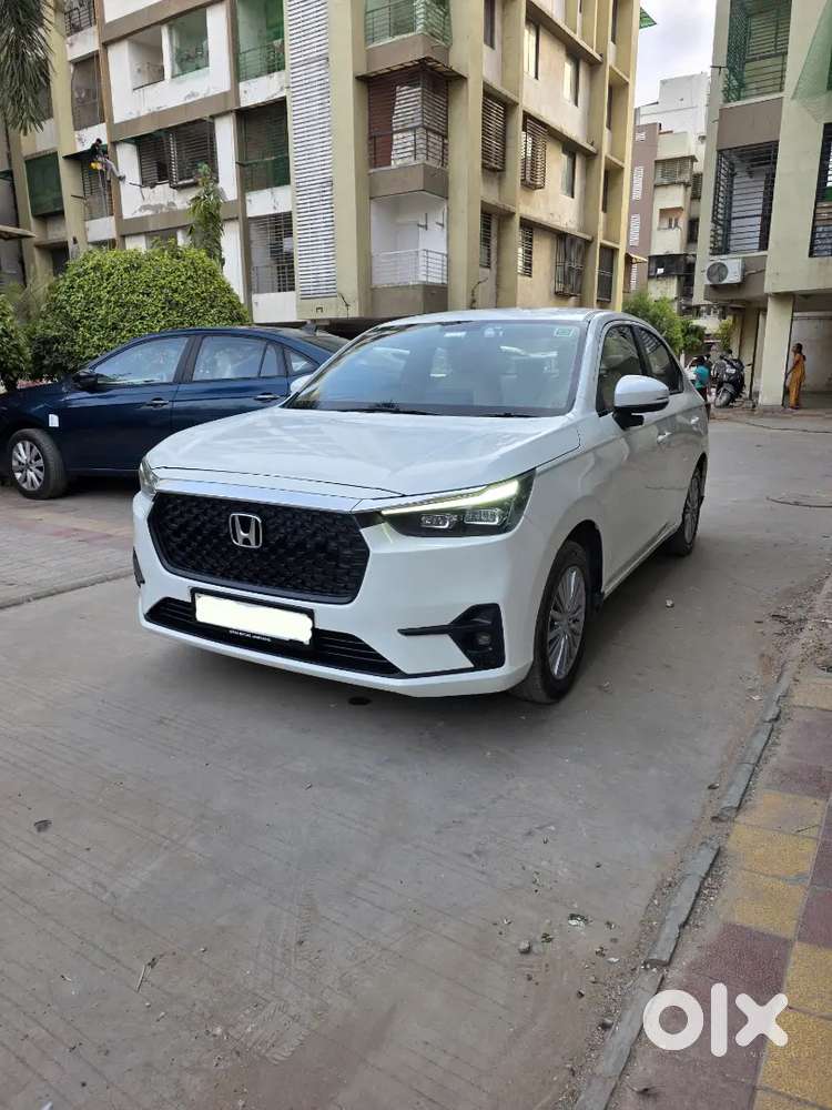 Honda Amaze 3rd Gen 2025 Vx Cvt (auto) Petrol + Company Cng, 32000 Kms