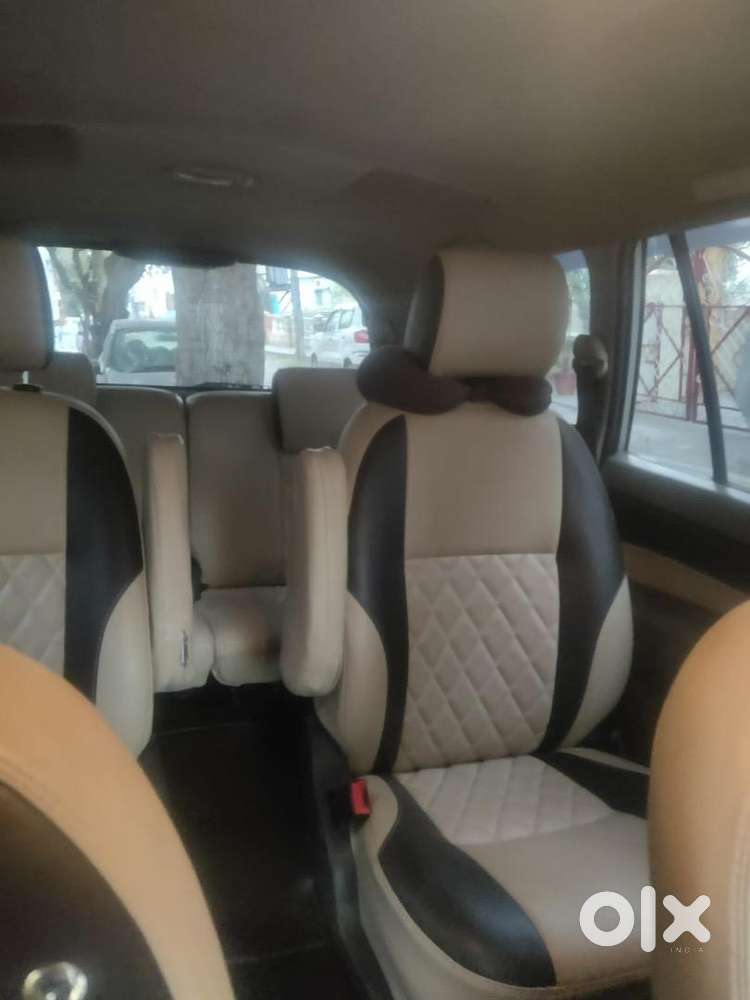 Toyota Innova 2015