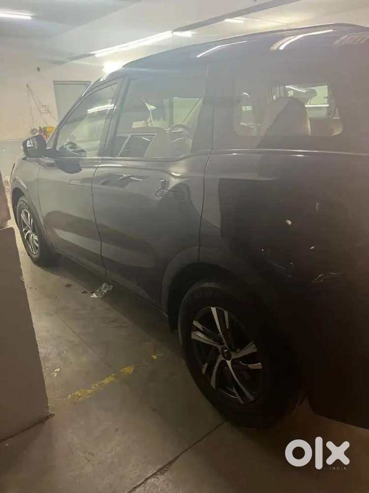 Mahindra Xuv700 2021 Petrol Well Maintained