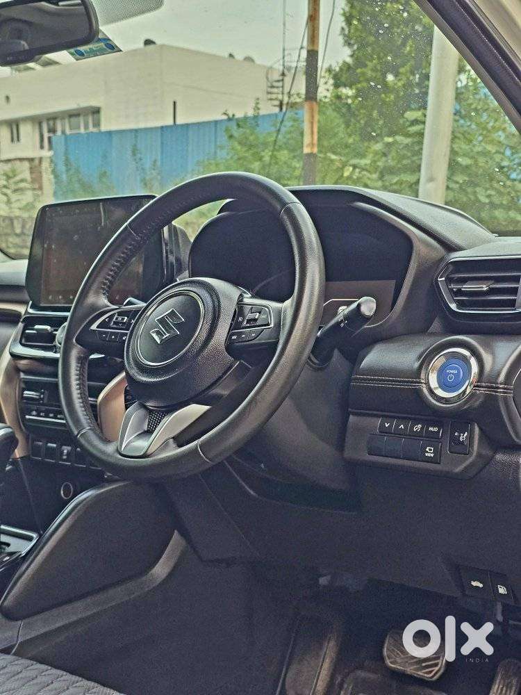 Maruti Suzuki Grand Vitara 1.5 Alpha Plus Intelligent Hybrid Ecvt, 2..