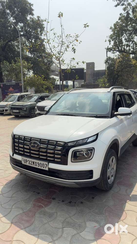 Hyundai Venue Petrol 2022