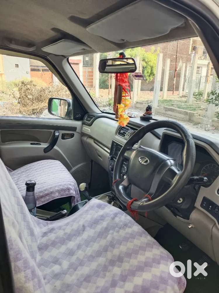 Mahindra Scorpio S6 Plus 2015