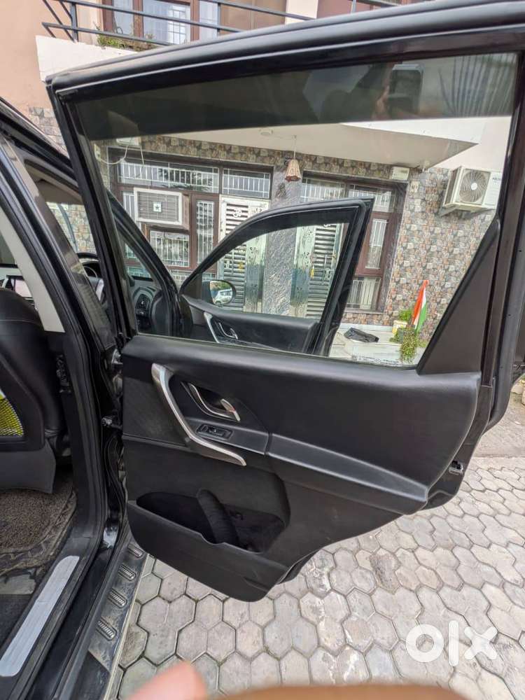 Mahindra Xuv500 W7 With Diesel Bs 6 Engine