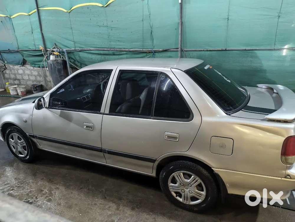 Maruti Suzuki Esteem 2005