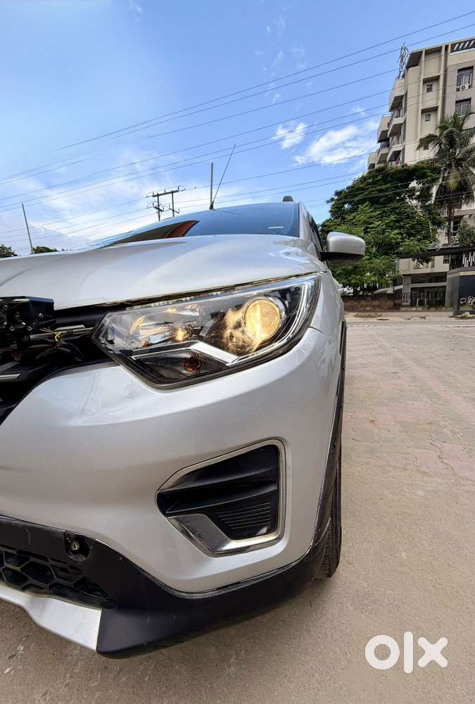 Renault Triber Rxz, 2021, Petrol