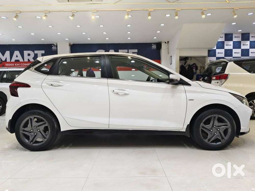 Hyundai I20 Sportz 1.2 Ivt, 2023, Petrol