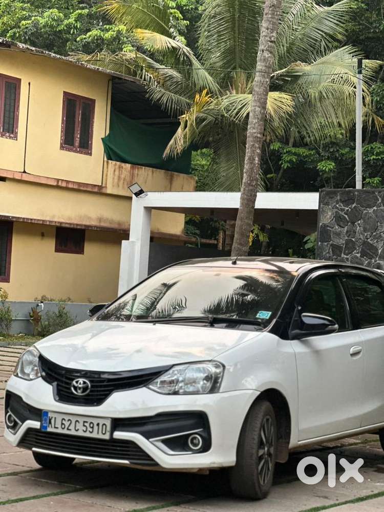 Toyota Etios Liva 2017 Petrol Well Maintained