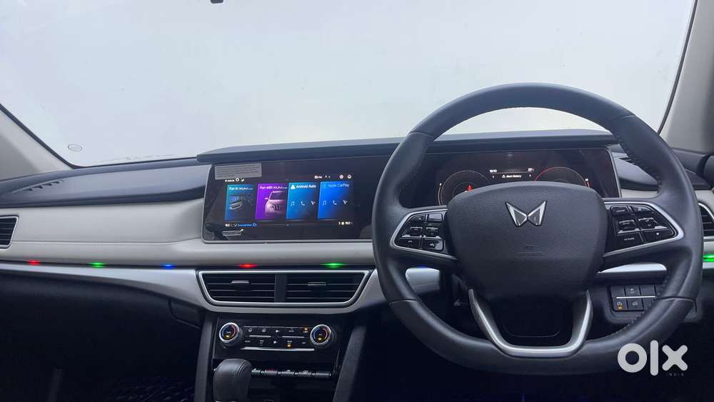 Mahindra Xuv700 2.0 Ax 7 Petrol At Str, 2024, Petrol