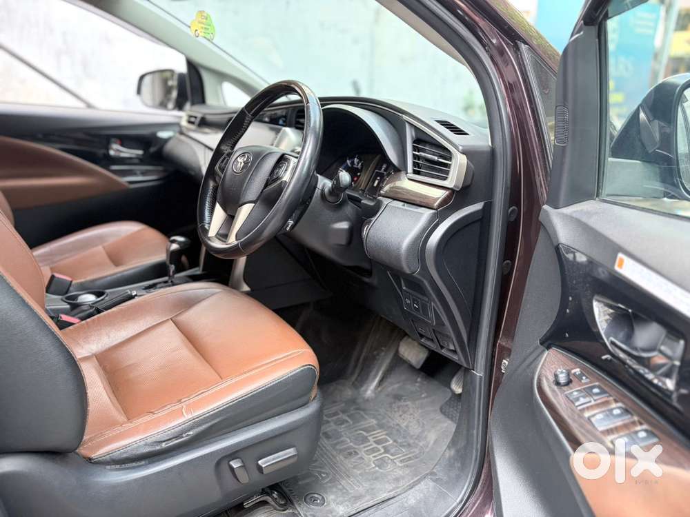 Toyota Innova Crysta 2.8 Gx At 8 Seater, 2023, Diesel