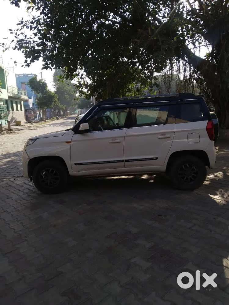 Mahindra Tuv 300 2016 Diesel 90000 Km Driven