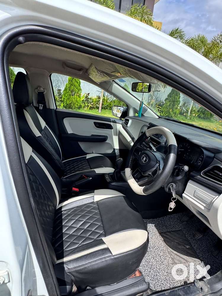 Tata Altroz 1.2 Xe Plus Petrol, 2022, Petrol