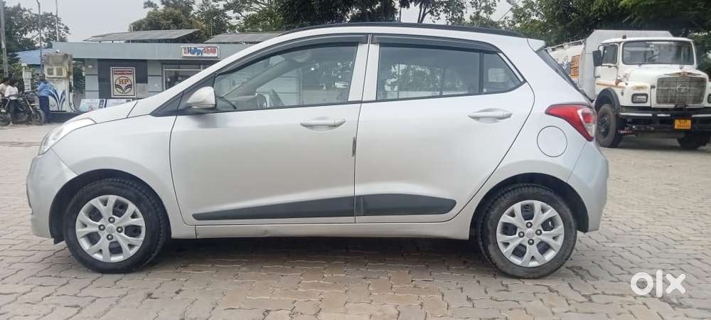 Hyundai Grand I10 Sportz, 2016, Petrol