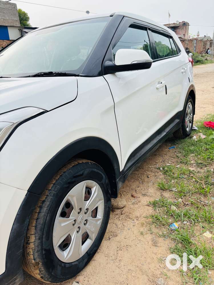 Hyundai Creta White – Excellent Condition  Well Maintained  Genuine