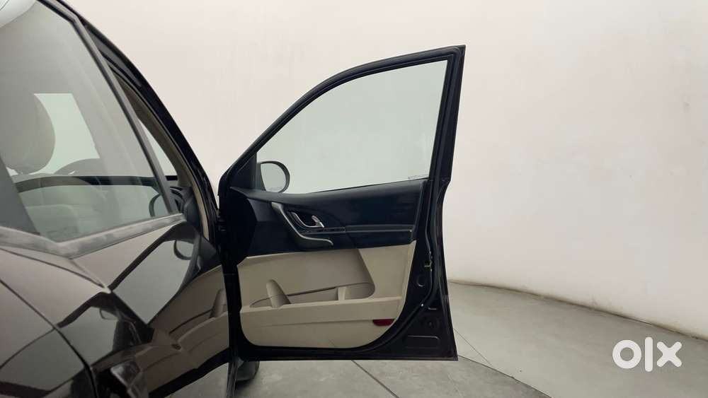 Mahindra Xuv500 W8 At, 2017, Diesel