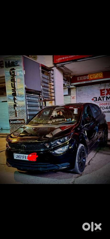 Tata Altroz Dark Edition