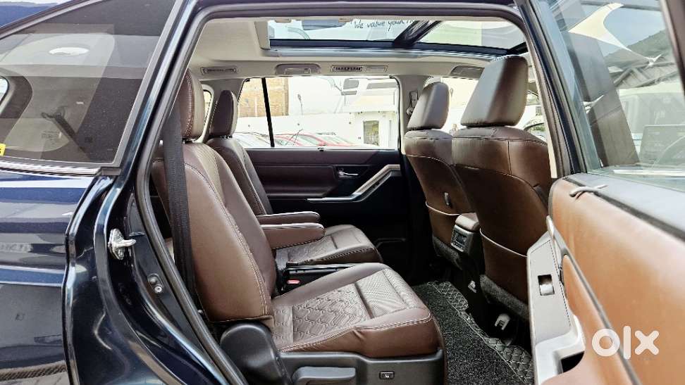 Toyota Innova Hycross 2.0 Zx Hybrid 7 Str, 2023, Petrol