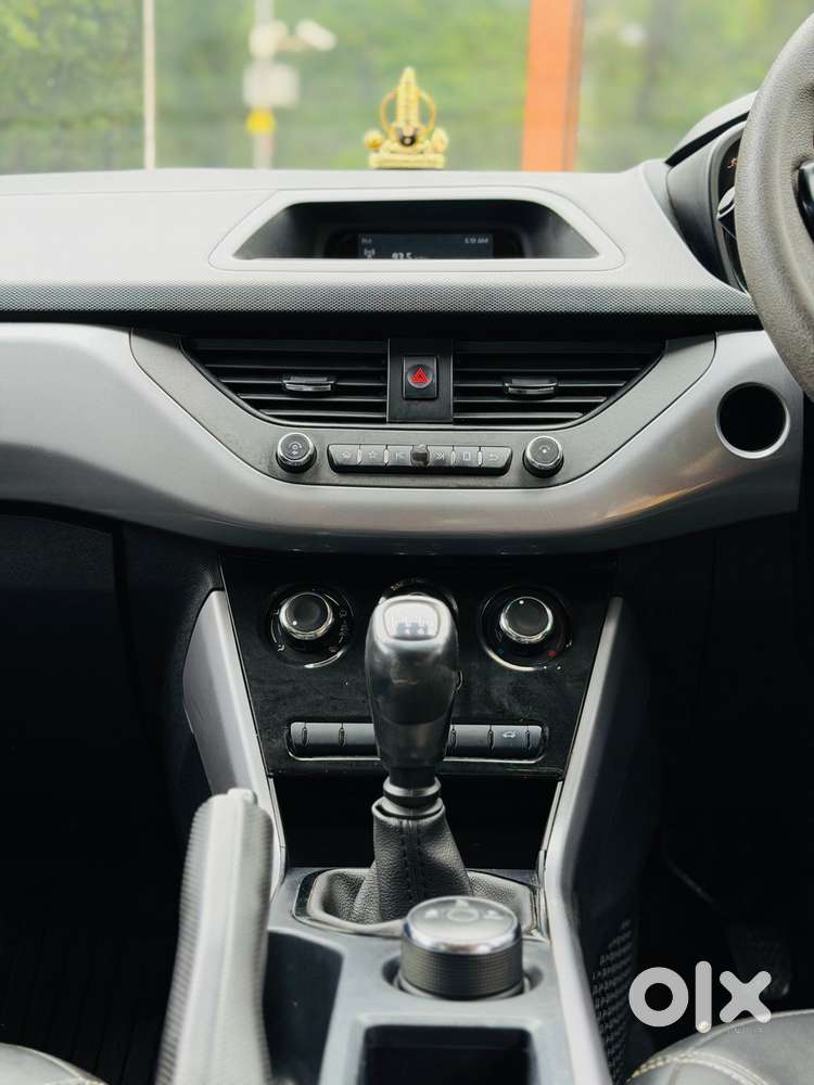 Tata Nexon 1.2 Revotron Xm (s), 2022, Petrol