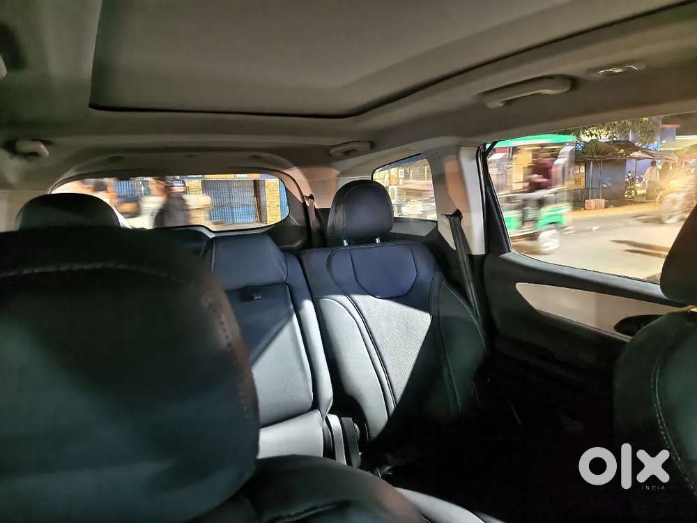 Mahindra Xuv700 2025 Diesel 21505 Km Driven