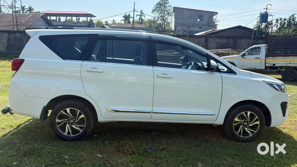 Toyota Innova Crysta 2022