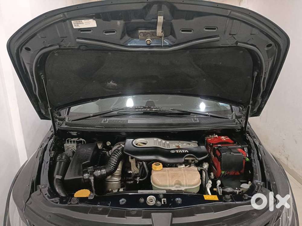 Tata Hexa 2.2 Xta 4x2 6 Str Dual Tone, 2017, Diesel