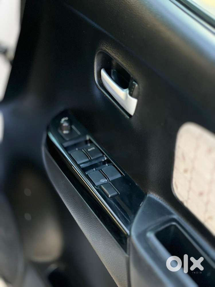 Maruti Suzuki Wagon R Vxi Amt, 2017, Petrol