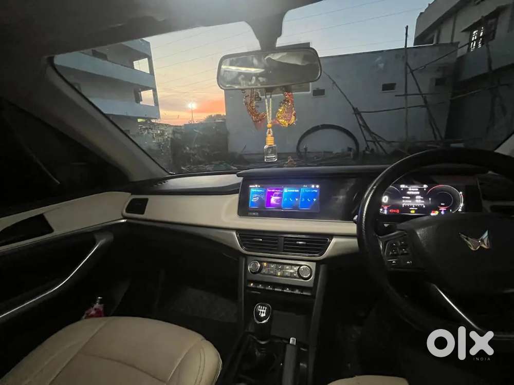 Mahindra Xuv700 2023 Diesel 72000 Km Driven