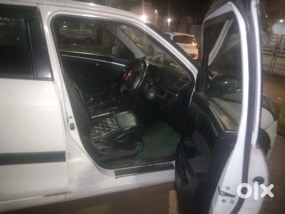 Maruti Suzuki Swift Petrol 2012