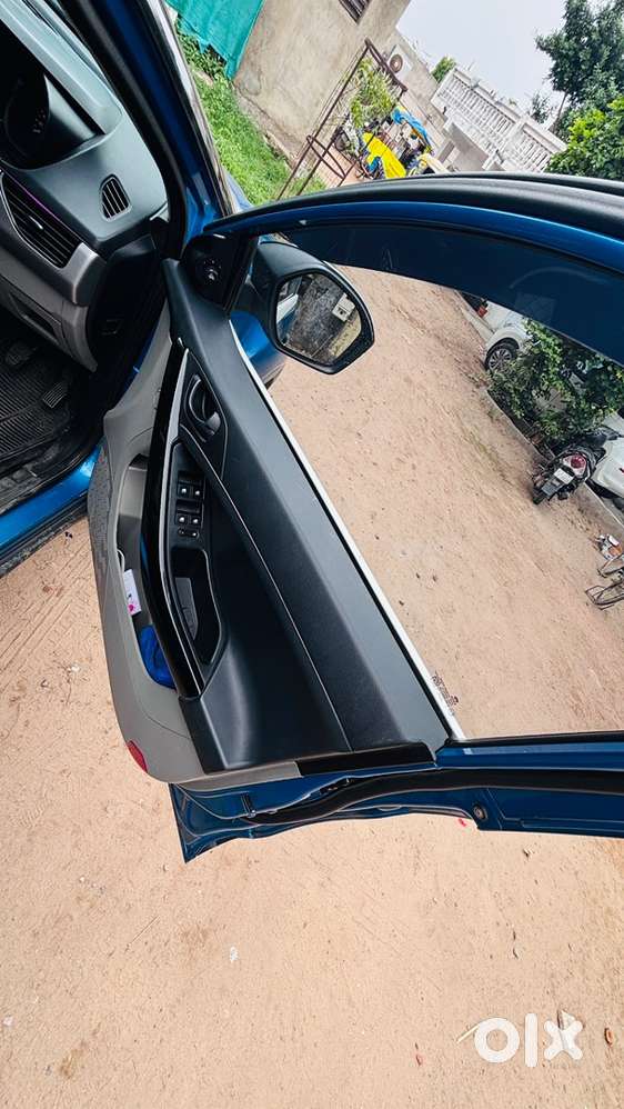 Tata Nexon Petrol 2018