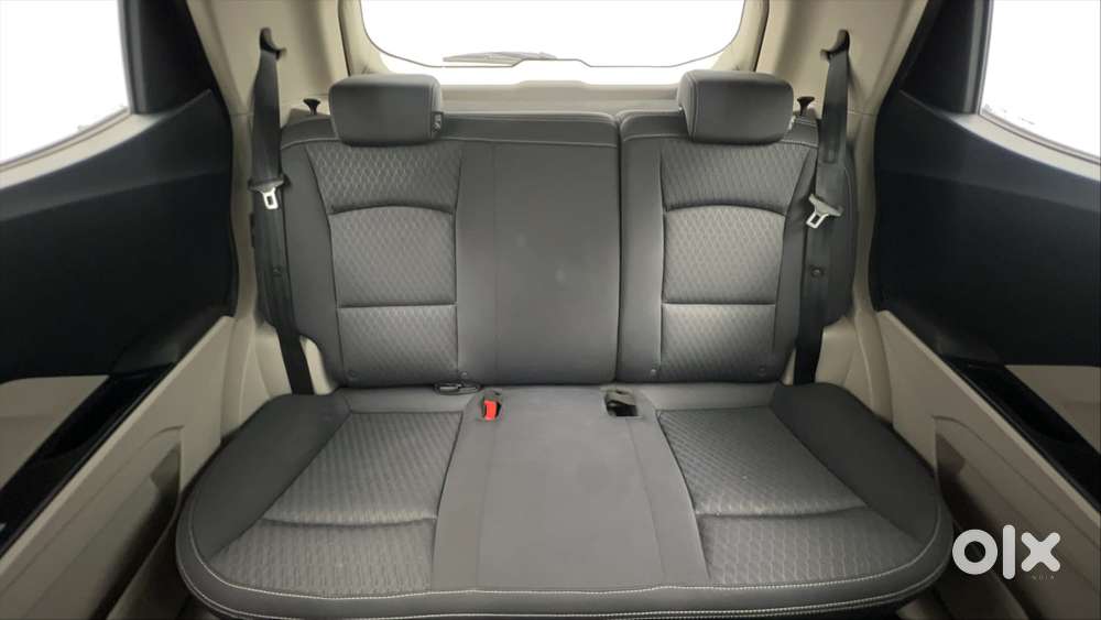 Mahindra Xuv300 W8, 2022, Petrol