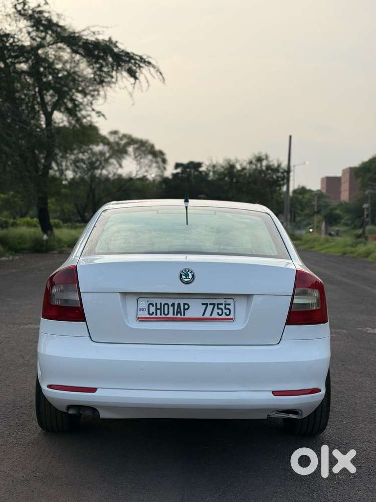 Skoda Laura Ambition 2.0 Tdi Cr Mt, 2012, Diesel