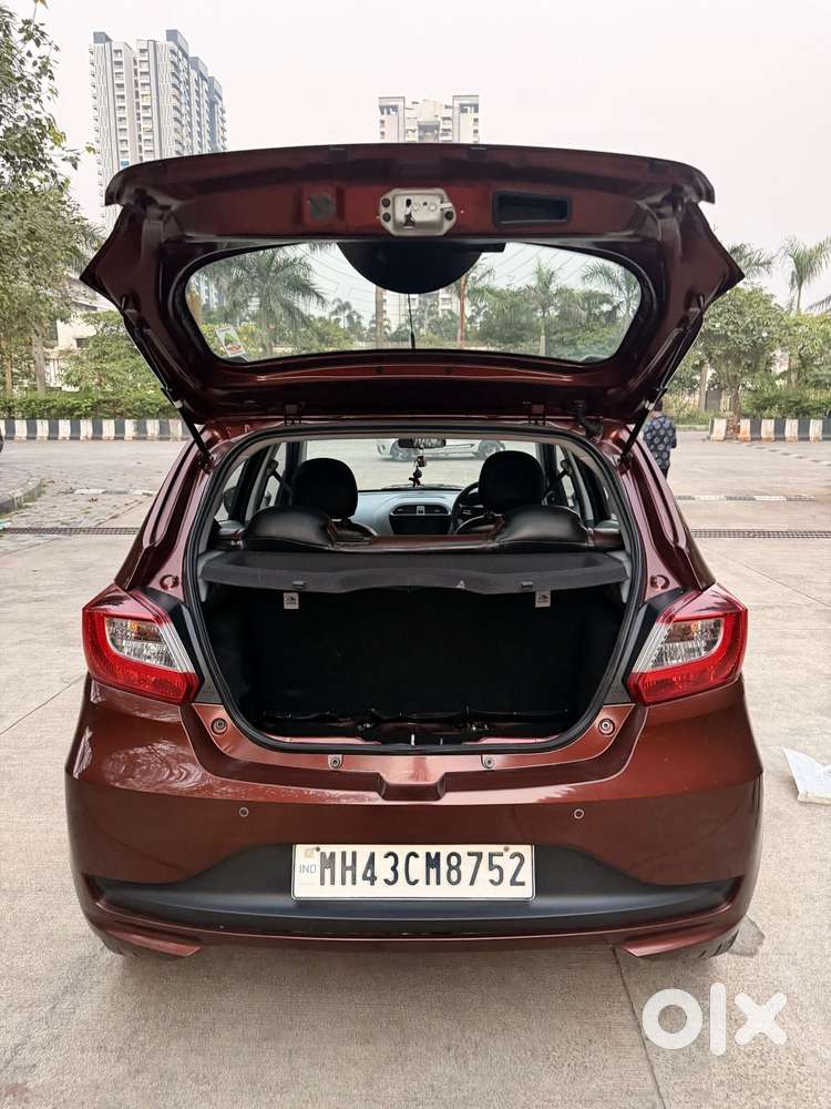 Tata Tiago 1.2 Revotron Xta, 2025, Petrol