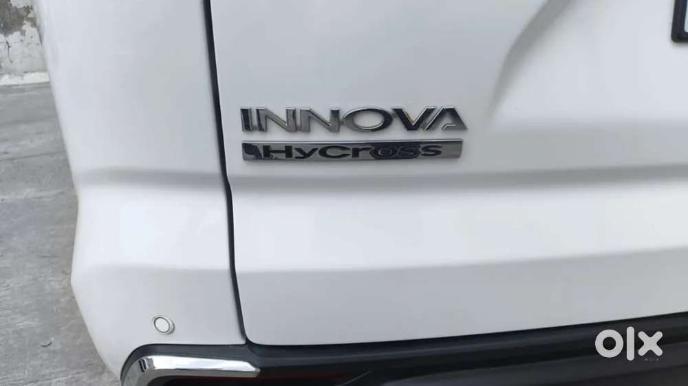 Toyota Innova Hycross 2.0 Zx (o) Hybrid 7 Str, 2024, Petrol