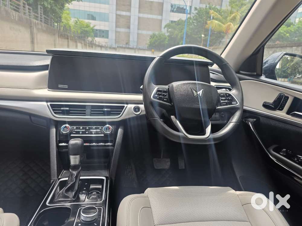 Mahindra Xuv700 2.2 Ax 7 Diesel At Luxury Pack Str, 2023, Diesel