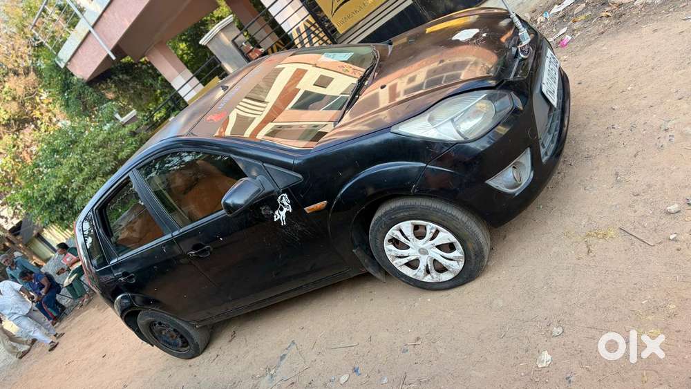 Ford Figo, 2010, Petrol