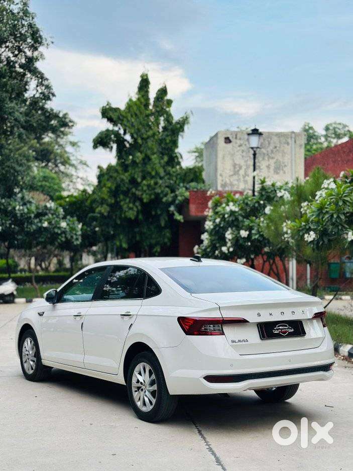 Skoda Slavia 1.0 Ambition Tsi, 2023, Petrol