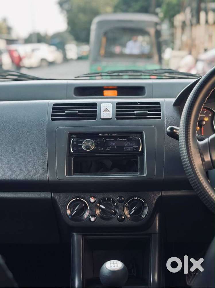 Maruti Suzuki Swift 1.2 Vxi (o), 2010, Petrol