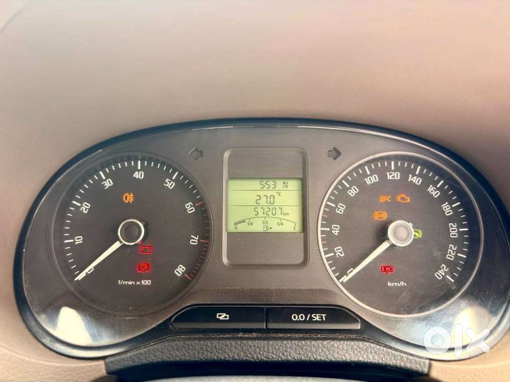 Skoda Rapid Ultima 1.6 Mpi At Elegance, 2013, Petrol