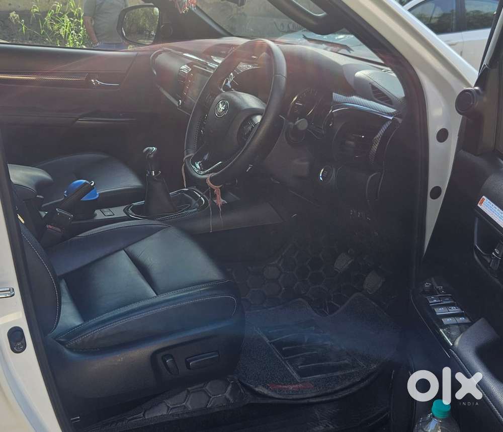 Toyota Hilux 2.8 High 4x4 Mt, 2025, Diesel