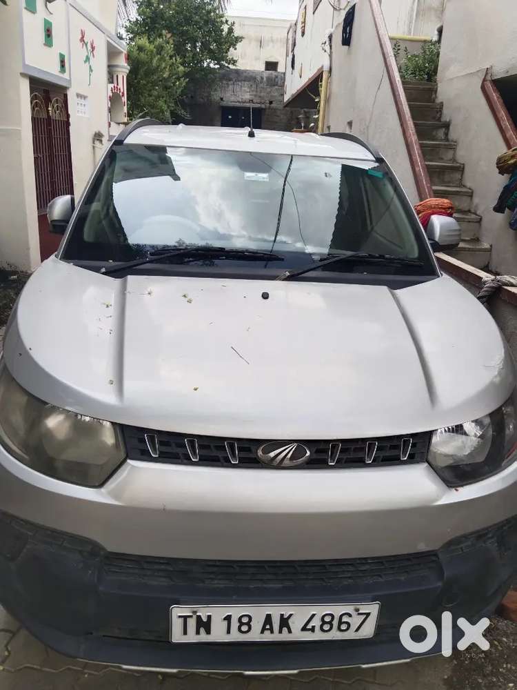 Car Kuv 100