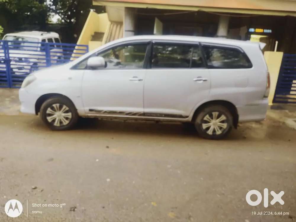 Toyota Innova 2010 Diesel Well Maintained