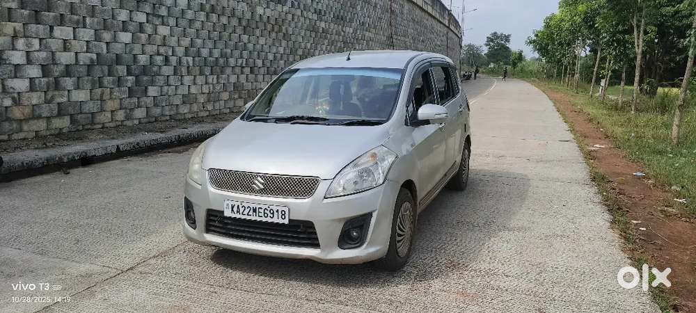 Ertiga Vdi 2013 Dec/ Wagonr Vxi 2015