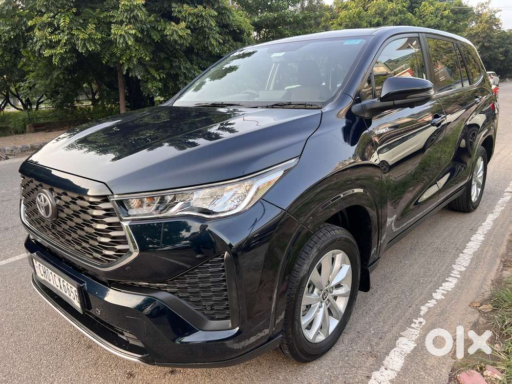 Toyota Innova Hycross 2.0 Vx Hybrid 8 Str, 2024, Cng & Hybrids