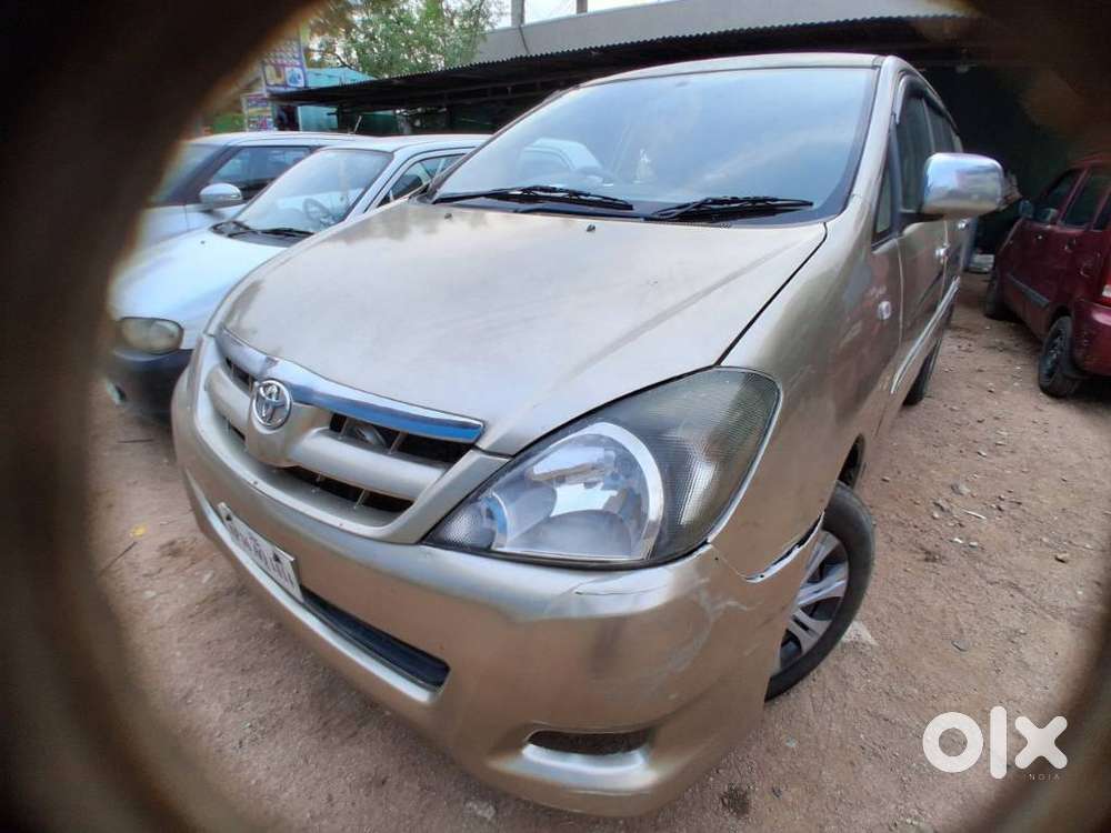 Toyota Innova 2.5 G (diesel) 8 Seater, 2005, Diesel