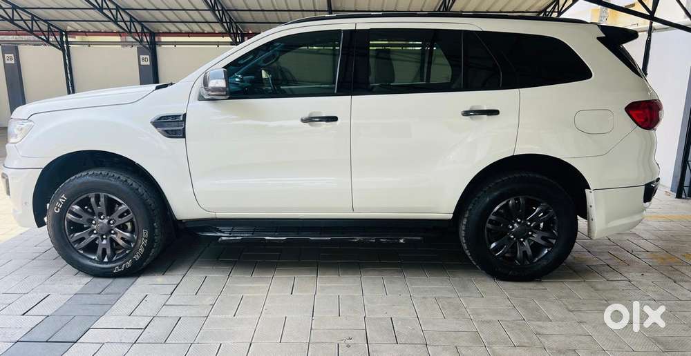 Ford Endeavour 3.2 Titanium At 4x4, 2017, Diesel