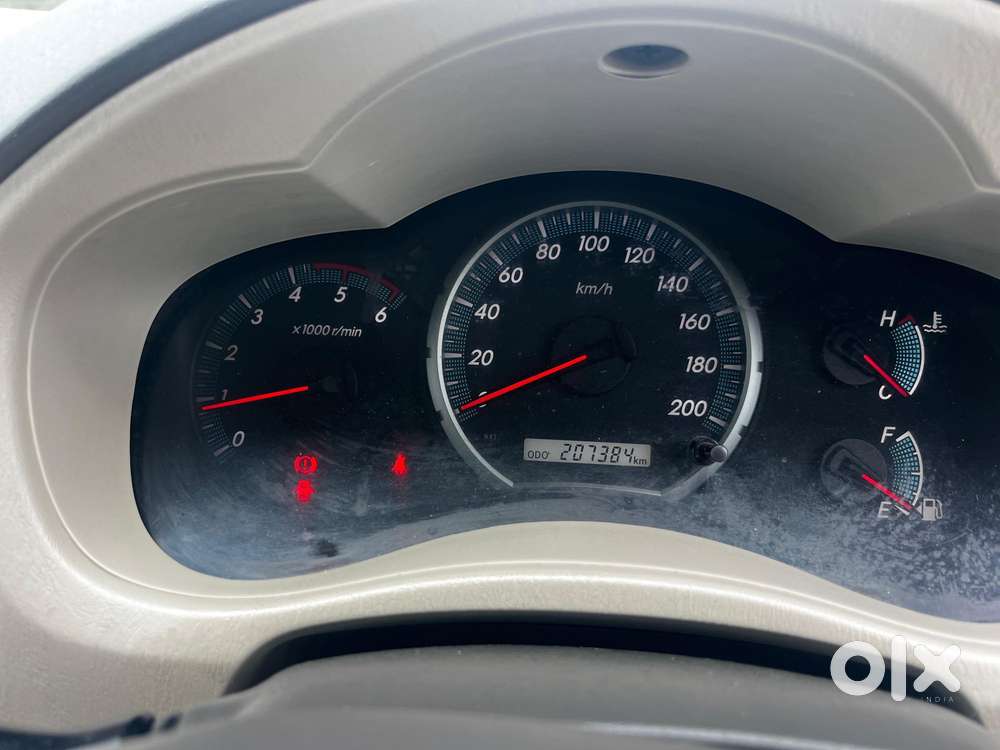 Toyota Innova 2.0 Vx 8 Seater Bs Iv, 2014, Diesel