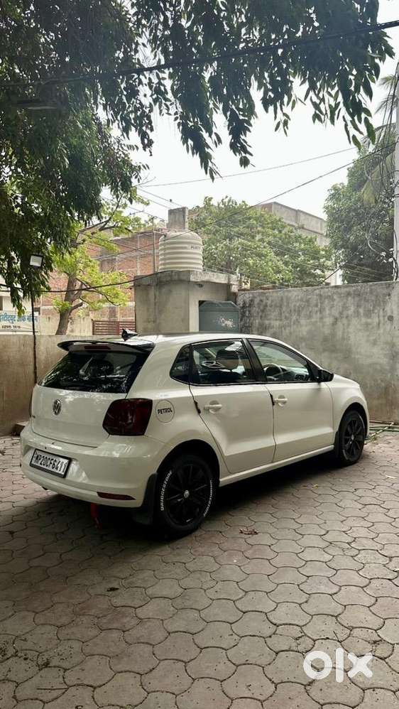 Volkswagen Petrol Manual 2nd-owned 2016
